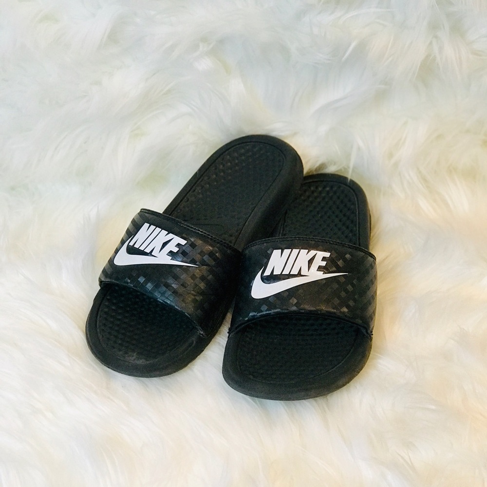 NIKE Benassi Slippers Women